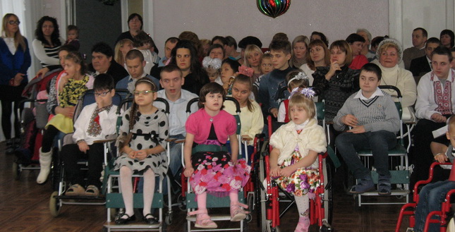 У відділенні соціально-медичної реабілітації дітей відзначили День Святого Миколая (фото)