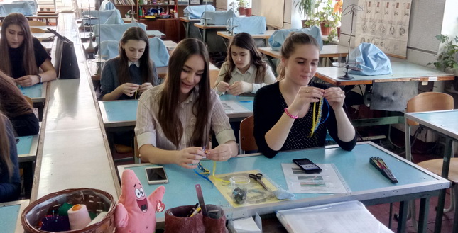 Майстре-клас «Маленький український оберіг» в МНВК (фото)