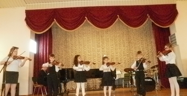 У КДШМ №8 відбувся звітний концерт оркестрового відділення (фото)