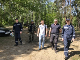 Святошинські рятувальники провели роз’яснювальну роботу з населенням щодо правил пожежної безпеки під час відпочинку на природі (фото)