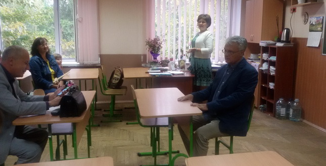 У СШ №185 пройшли батьківські збори у новому форматі (фото)