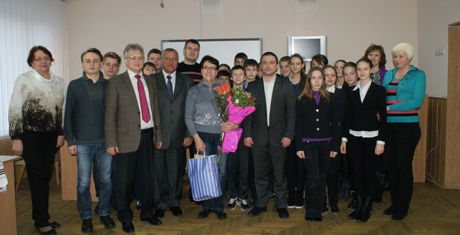 Керівництво району привітало з Днем народження одну з найтитулованіших спортсменок СРСР - Людмилу Бобрусь-Порадник (фото)