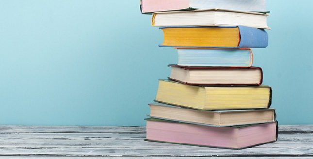 «Український сокіл - Герой війни – Андрій Вітрук». Центральна районна бібліотека ЦБС «Свічадо» до Дня пам’яті та примирення та Дня перемоги над нацизмом у Другій світовій війні