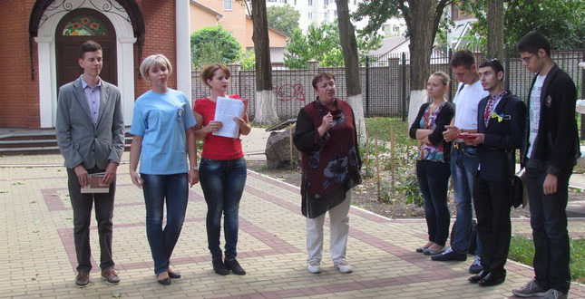 Студенти Київського університету права НАН України провели флеш-моб «Спасибі, діду, за “Енеїду”» (фото)