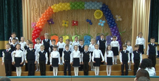 В закладах освіти Святошина відбулись традиційні «Посвяти в першокласники» (фото)